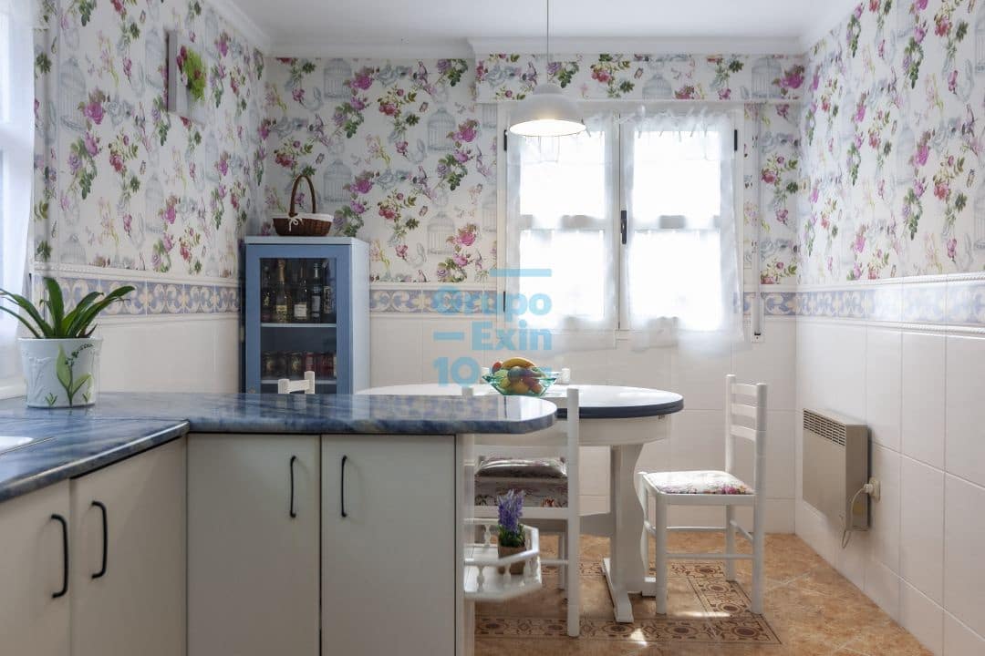 5 bedroom Villa for sale in Usurbil - € 1,000,000 (Ref: 7466618)