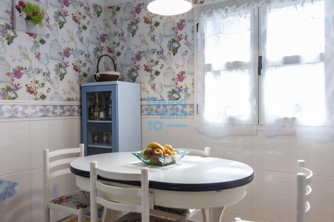 5 bedroom Villa for sale in Usurbil - € 1,000,000 (Ref: 7466618)