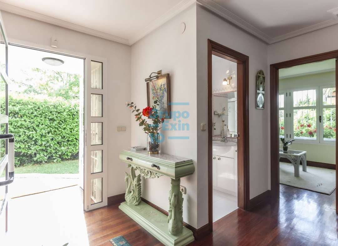 5 bedroom Villa for sale in Usurbil - € 1,000,000 (Ref: 7466618)