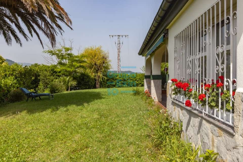 5 bedroom Villa for sale in Usurbil - € 1,000,000 (Ref: 7466618)