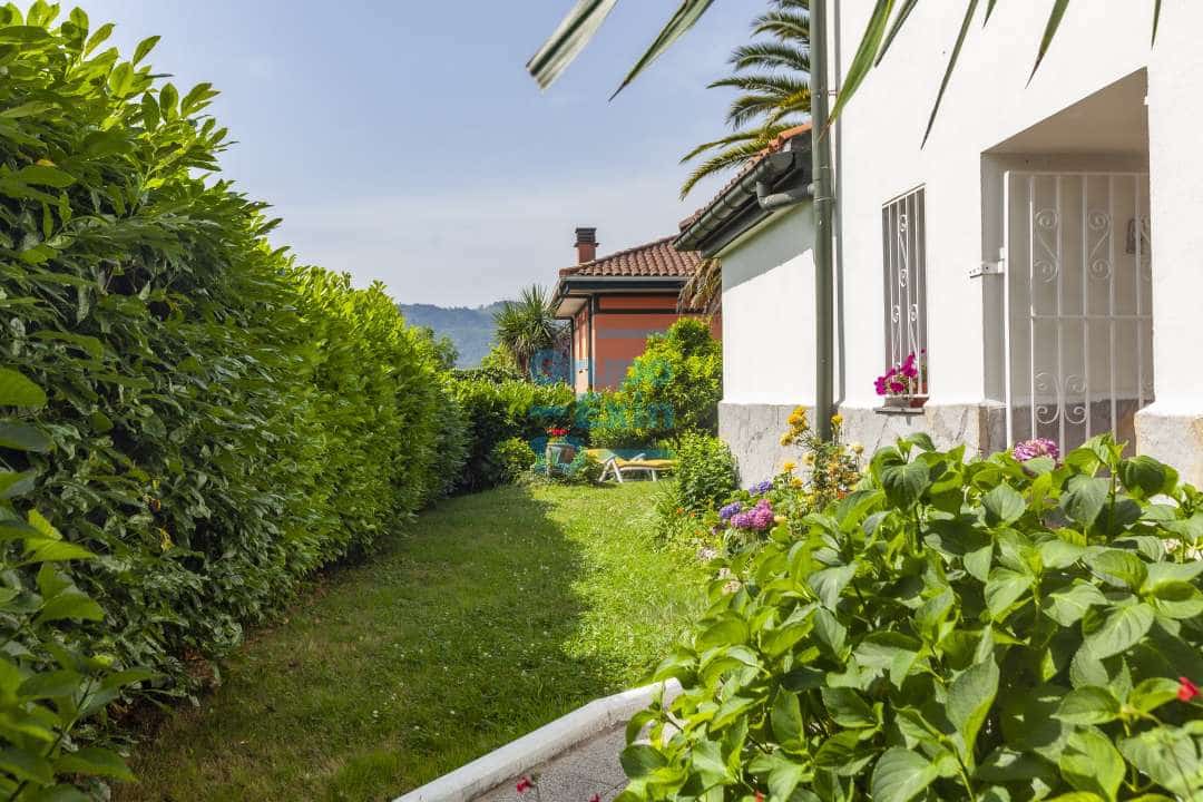 5 bedroom Villa for sale in Usurbil - € 1,000,000 (Ref: 7466618)