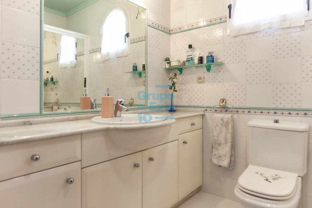 5 bedroom Villa for sale in Usurbil - € 1,000,000 (Ref: 7466618)