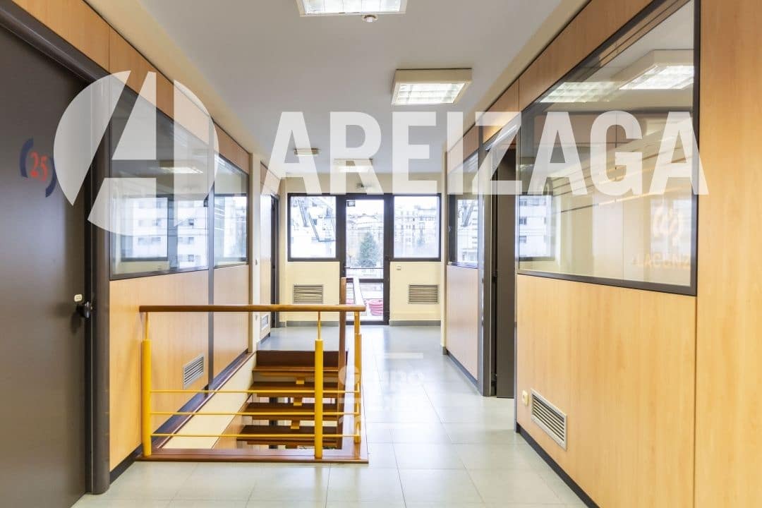 3 soveværelse Erhverv til leje i Donostia-San Sebastian - € 4.950 (Ref: 8050385)