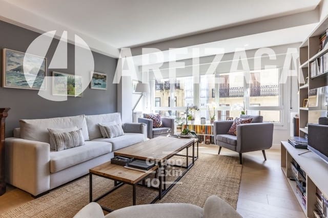 Piso de 4 habitaciones en Donostia-San Sebastián en venta - 1.450.000 € (Ref: 8208239)