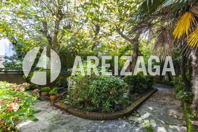 13 bedroom Villa for sale in Donostia-San Sebastián - € 5,000,000 (Ref: 8811947)