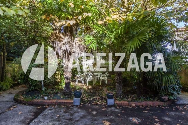 13 bedroom Villa for sale in Donostia-San Sebastián - € 5,000,000 (Ref: 8811947)