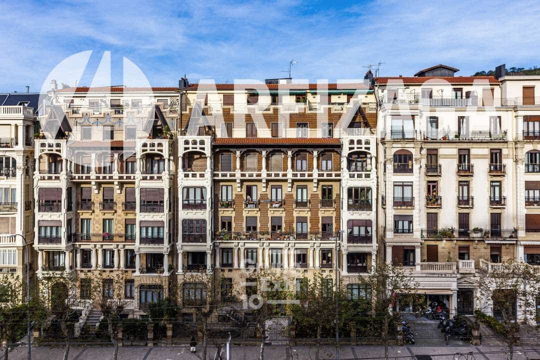 4 soveværelse Lejlighed til salg i Donostia-San Sebastian - € 895.000 (Ref: 8813526)