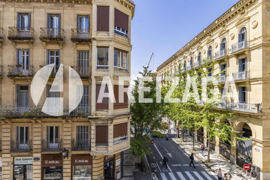 2 soveværelse Lejlighed til salg i Donostia-San Sebastian - € 795.000 (Ref: 9006088)