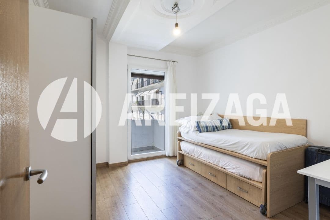 4 soveværelse Lejlighed til salg i Donostia-San Sebastian - € 985.000 (Ref: 9036078)