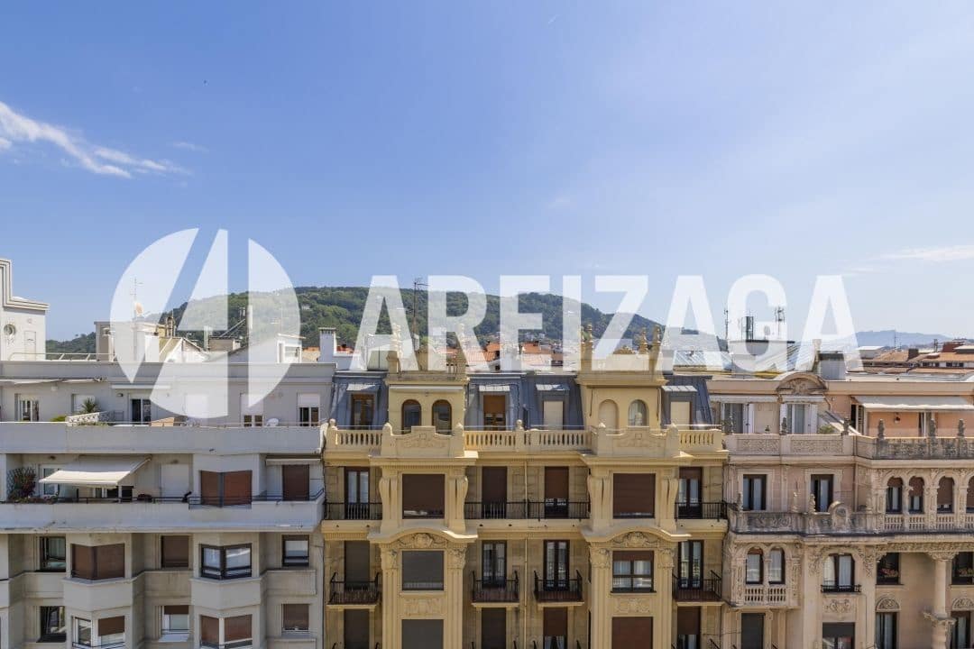 4 soveværelse Lejlighed til salg i Donostia-San Sebastian - € 985.000 (Ref: 9036078)