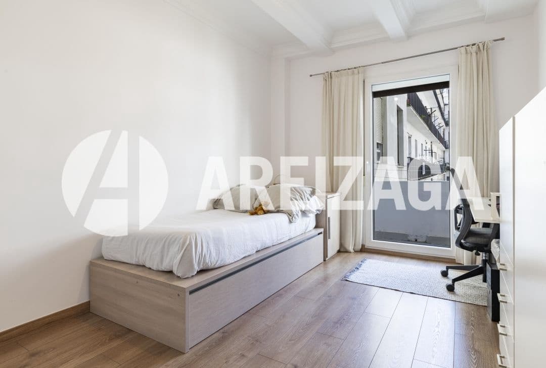 4 soveværelse Lejlighed til salg i Donostia-San Sebastian - € 985.000 (Ref: 9036078)