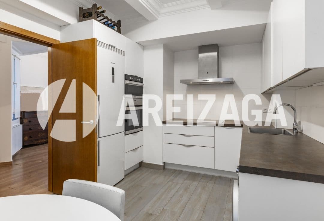 4 soveværelse Lejlighed til salg i Donostia-San Sebastian - € 985.000 (Ref: 9036078)