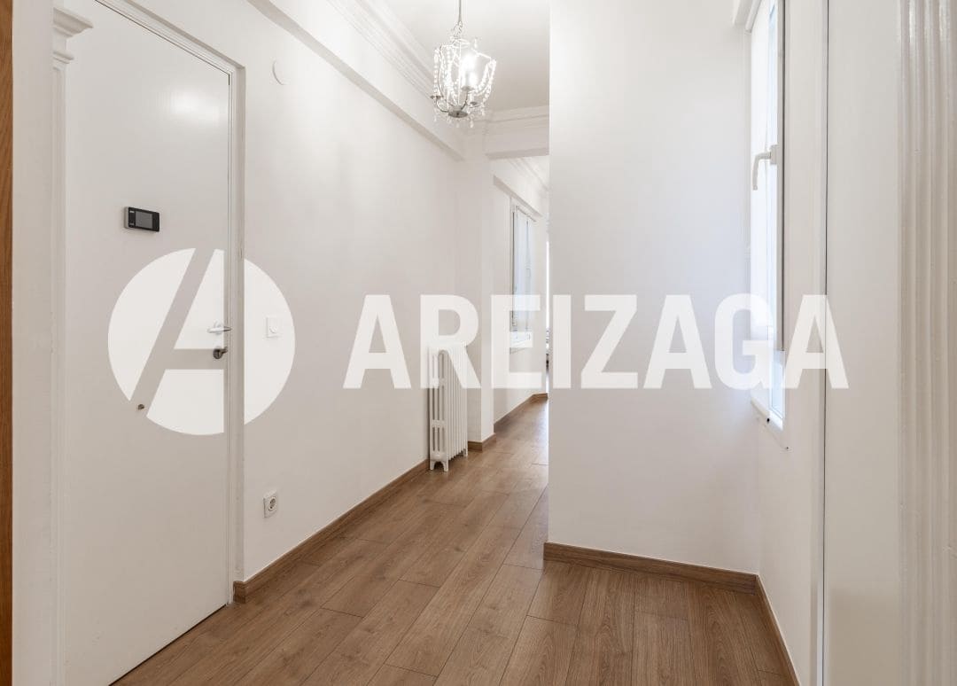 4 soveværelse Lejlighed til salg i Donostia-San Sebastian - € 985.000 (Ref: 9036078)