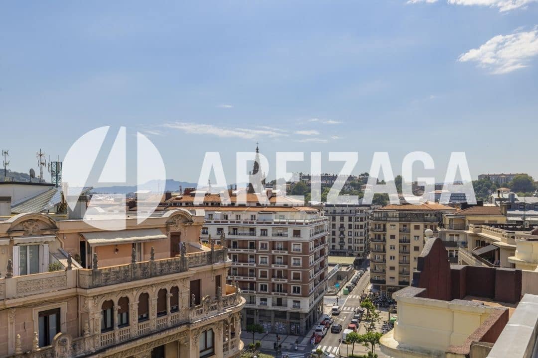 4 soveværelse Lejlighed til salg i Donostia-San Sebastian - € 985.000 (Ref: 9036078)