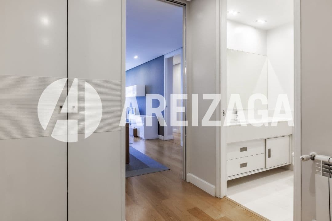 2 soverom Leilighet til salgs i Donostia-San Sebastian - € 890 000 (Ref: 9104104)