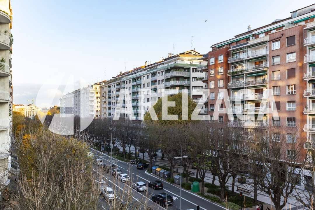 2 soverom Leilighet til salgs i Donostia-San Sebastian - € 890 000 (Ref: 9104104)