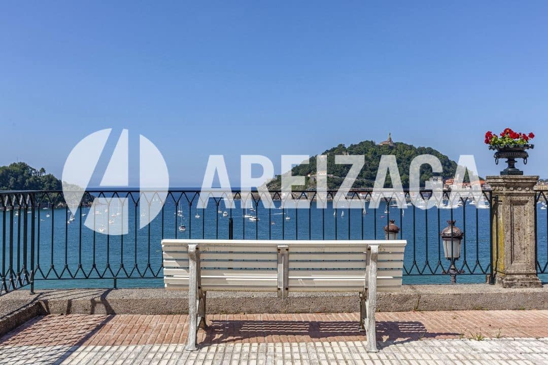 3 soveværelse Lejlighed til salg i Donostia-San Sebastian med swimmingpool - € 3.400.000 (Ref: 9105828)