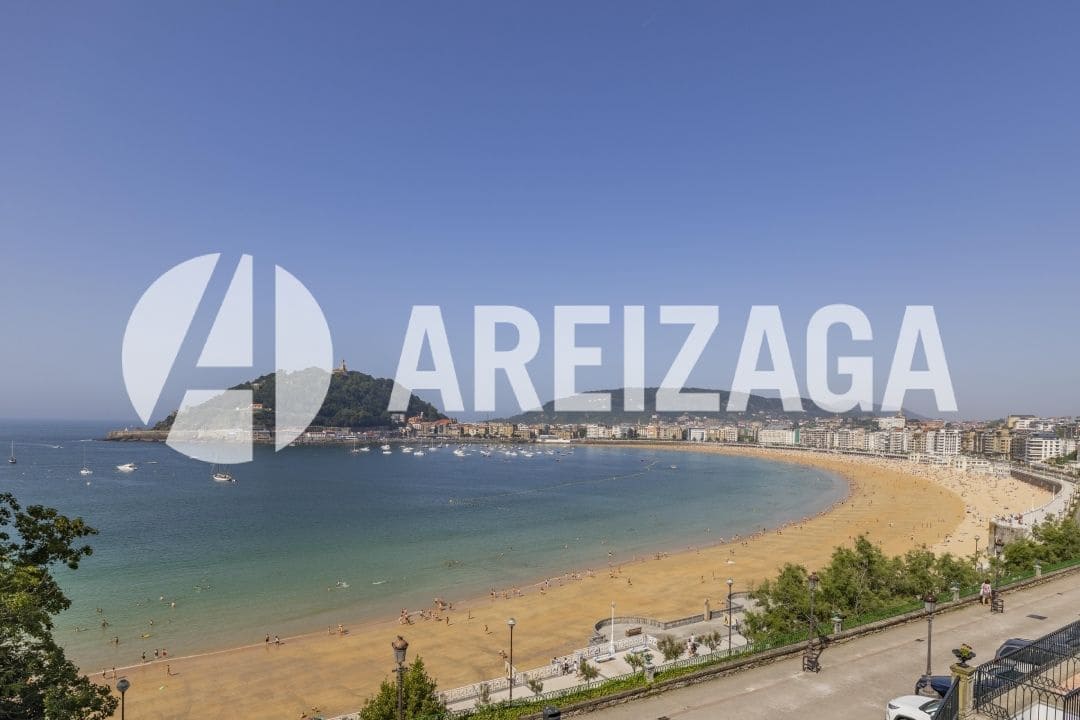 3 soveværelse Lejlighed til salg i Donostia-San Sebastian med swimmingpool - € 3.400.000 (Ref: 9105828)