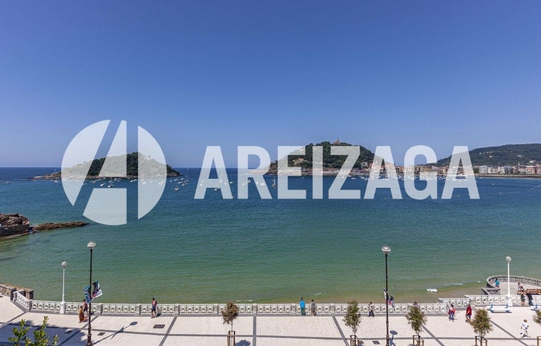 3 soveværelse Lejlighed til salg i Donostia-San Sebastian med swimmingpool - € 3.400.000 (Ref: 9105828)