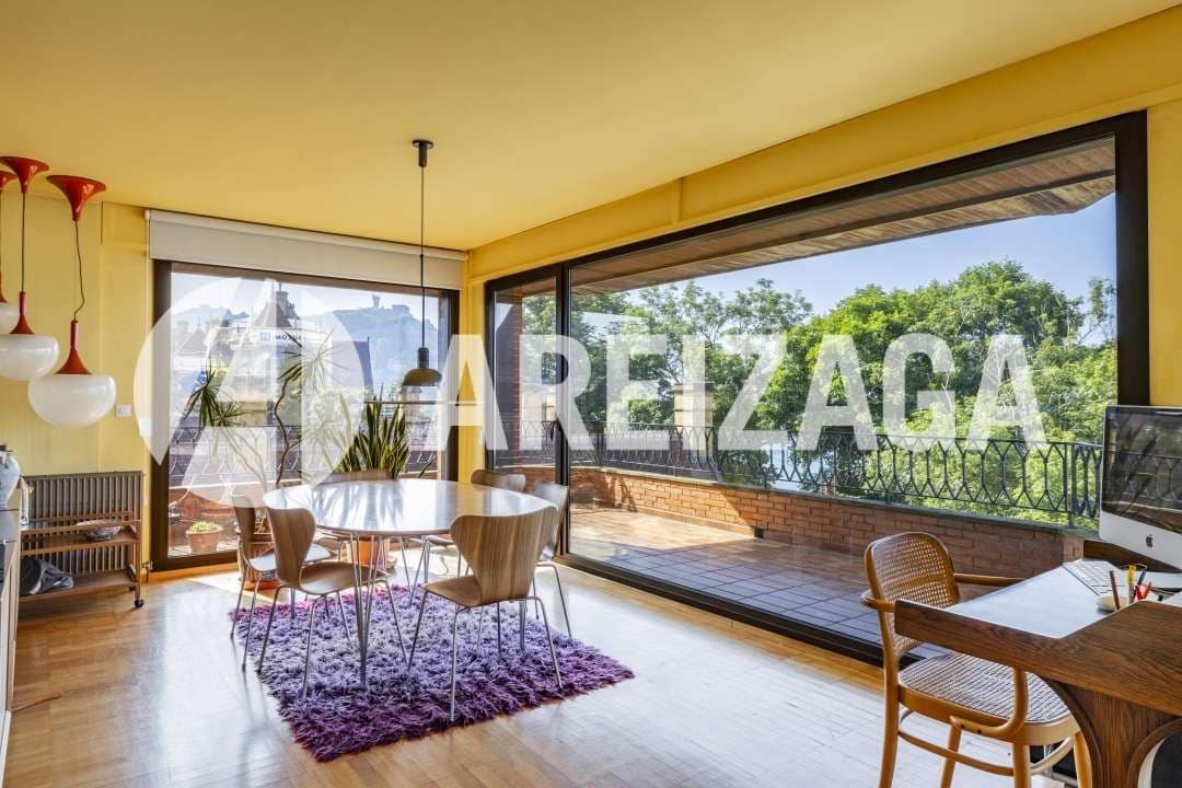 3 soveværelse Lejlighed til salg i Donostia-San Sebastian med swimmingpool - € 3.400.000 (Ref: 9105828)