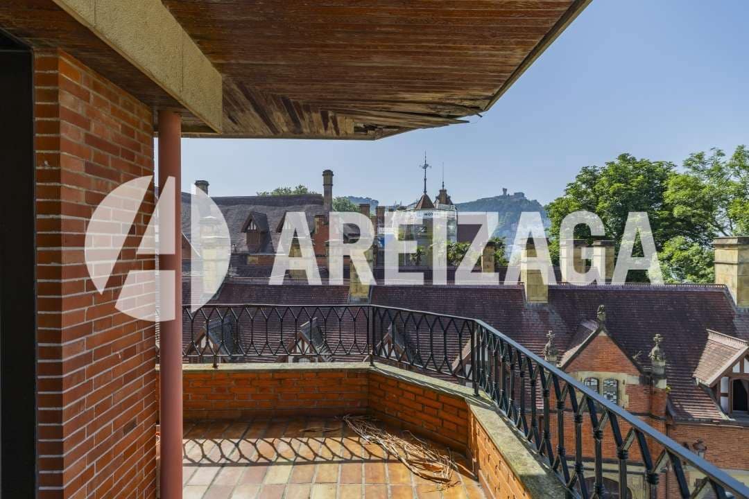 3 soveværelse Lejlighed til salg i Donostia-San Sebastian med swimmingpool - € 3.400.000 (Ref: 9105828)