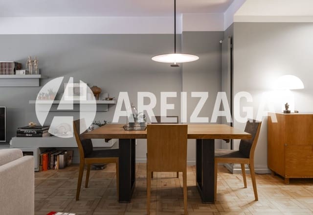 2 bedroom Flat for sale in Donostia-San Sebastián - € 520,000 (Ref: 9138611)