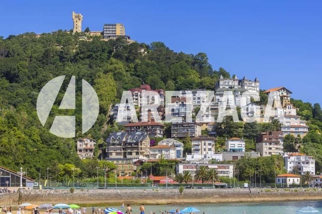 7 slaapkamer Villa te koop in Donostia-San Sebastián - € 3.700.000 (Ref: 9141138)