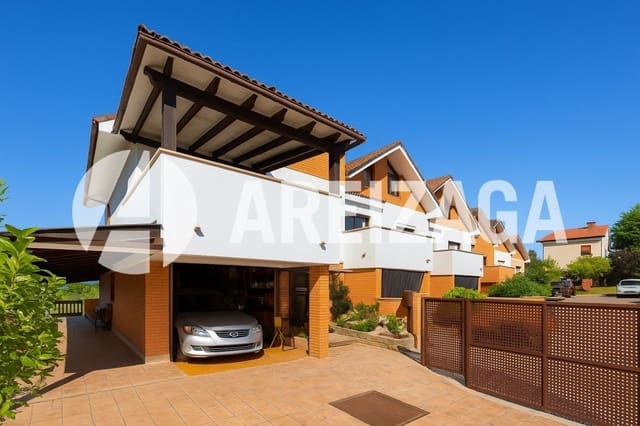 7 bedroom Townhouse for sale in Donostia-San Sebastián with pool - € 1,200,000 (Ref: 9148719)