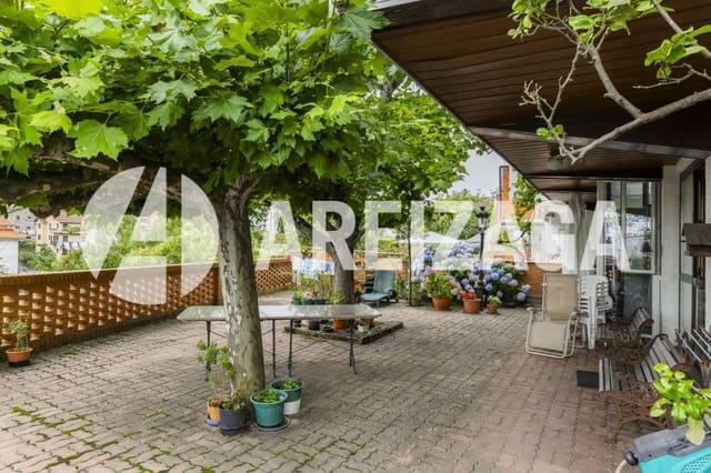 7 bedroom Townhouse for sale in Donostia-San Sebastián with pool - € 1,200,000 (Ref: 9148719)