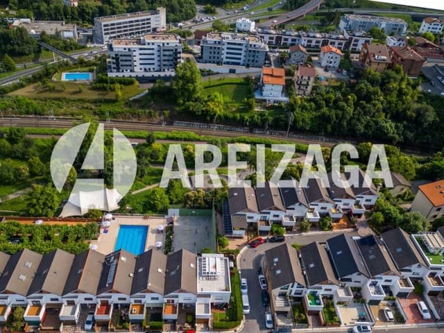 7 bedroom Townhouse for sale in Donostia-San Sebastián with pool - € 1,200,000 (Ref: 9148719)