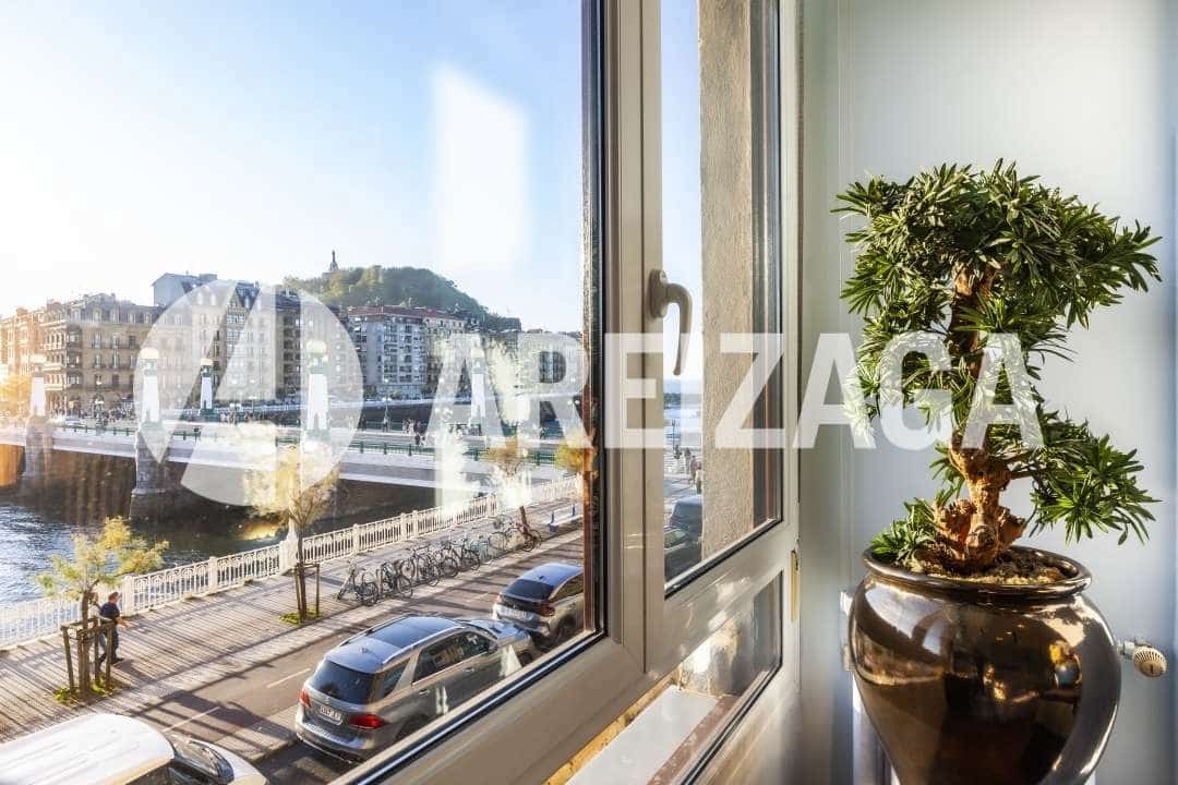 3 sypialnia Mieszkanie na sprzedaż w Donostia-San Sebastian - 1 600 000 € (Ref: 9186533)