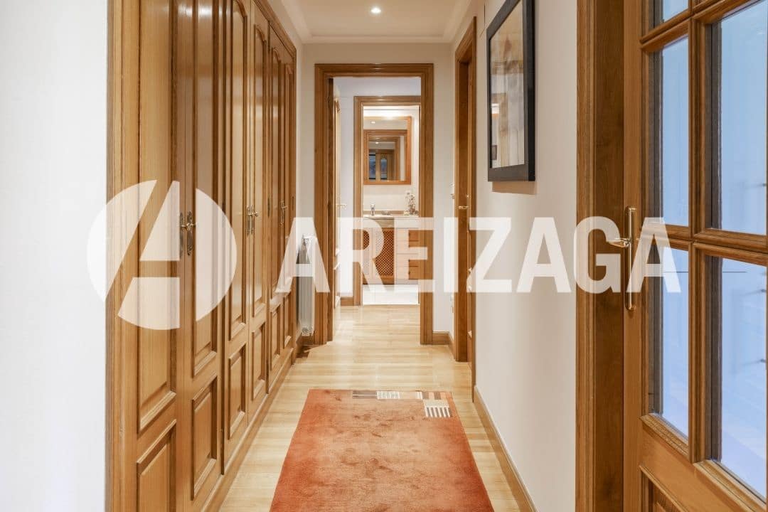 3 bedroom Flat for sale in Donostia-San Sebastian - € 1,250,000 (Ref: 9206109)