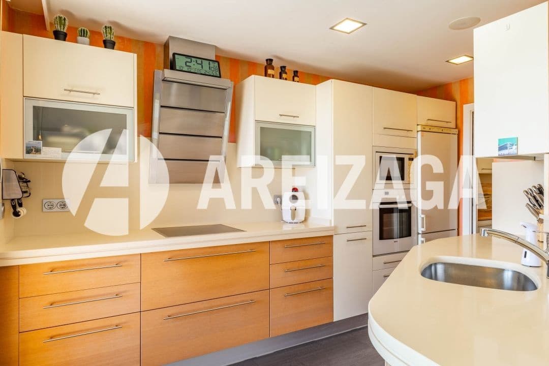2 slaapkamer Flat te koop in Donostia-San Sebastian met zwembad - € 860.000 (Ref: 9319888)