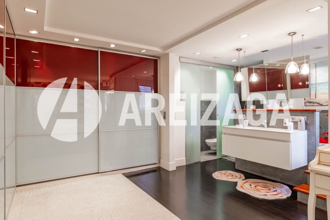 2 slaapkamer Flat te koop in Donostia-San Sebastian met zwembad - € 860.000 (Ref: 9319888)