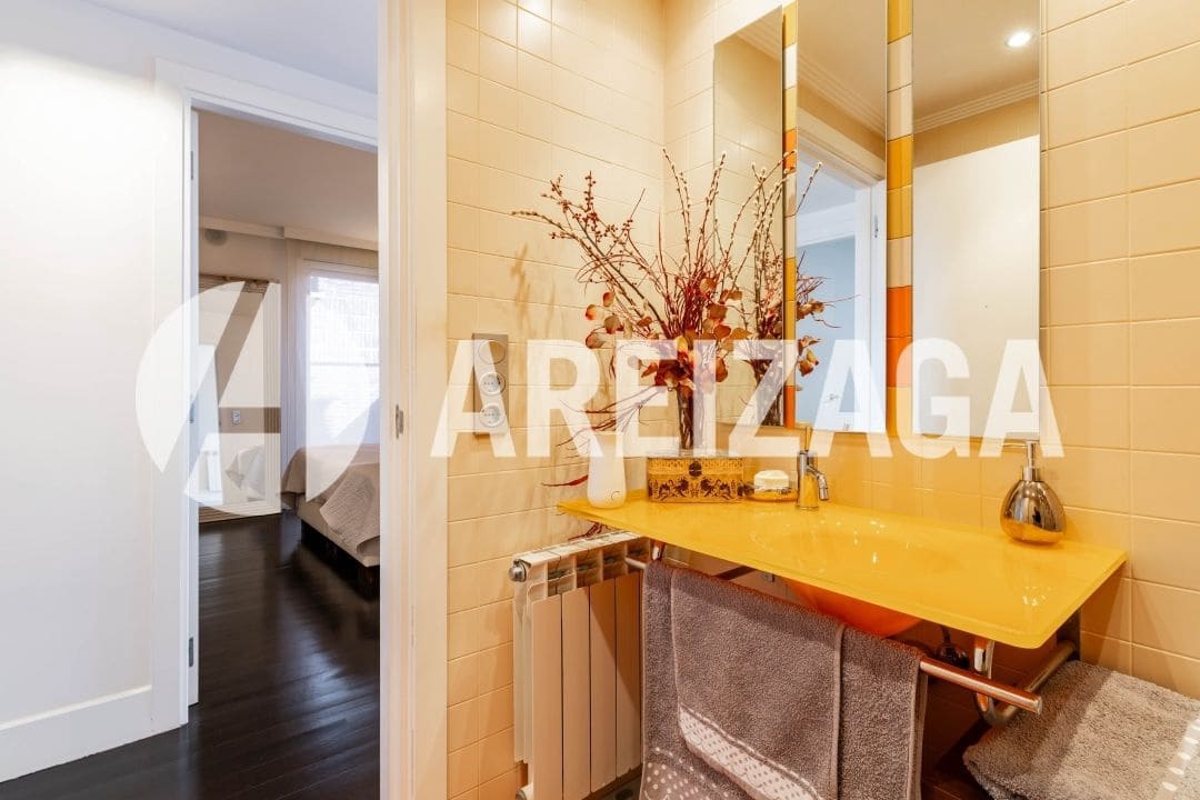 2 slaapkamer Flat te koop in Donostia-San Sebastian met zwembad - € 860.000 (Ref: 9319888)