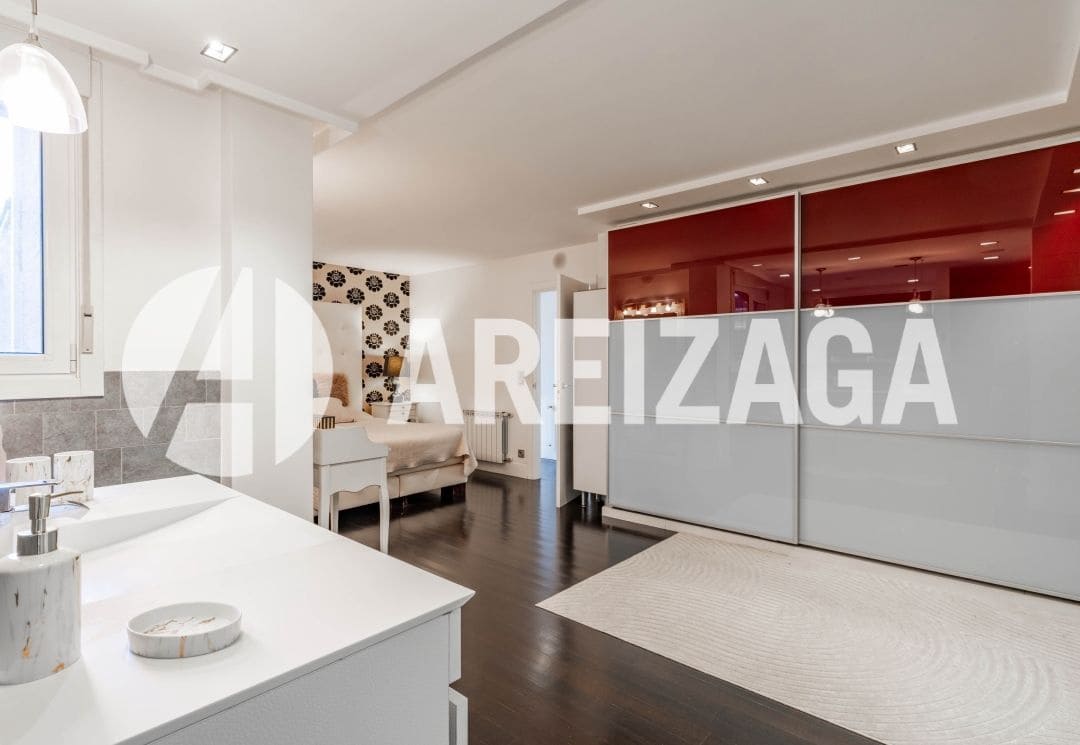 2 slaapkamer Flat te koop in Donostia-San Sebastian met zwembad - € 860.000 (Ref: 9319888)