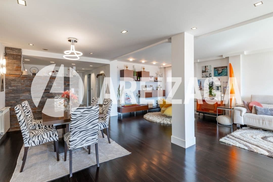 2 slaapkamer Flat te koop in Donostia-San Sebastian met zwembad - € 860.000 (Ref: 9319888)