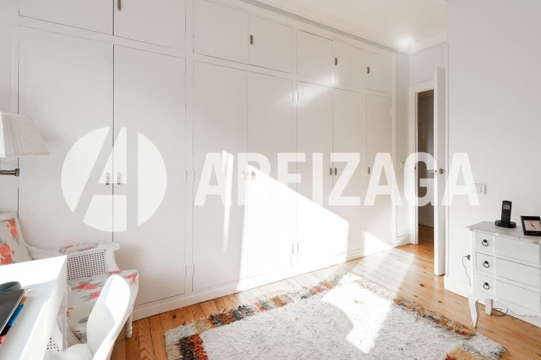 4 slaapkamer Flat te koop in Donostia-San Sebastian met zwembad - € 580.000 (Ref: 9348587)