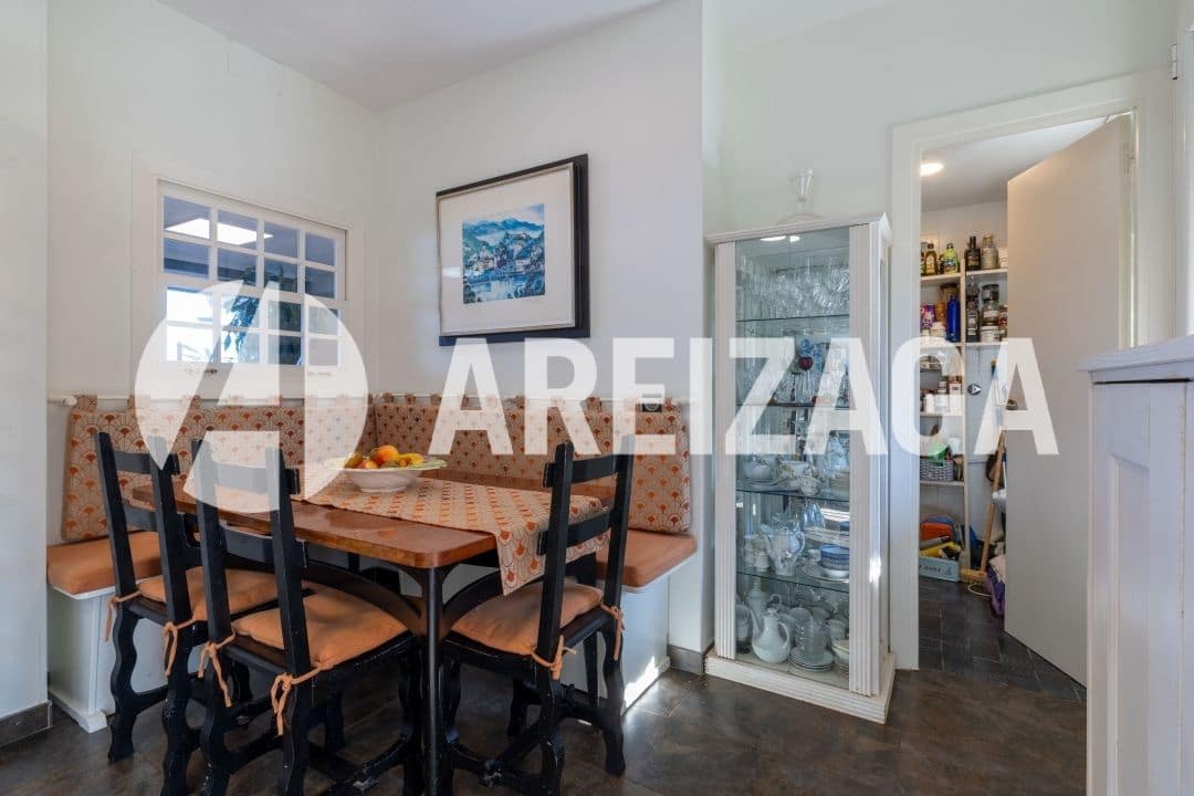 4 slaapkamer Flat te koop in Donostia-San Sebastian met zwembad - € 580.000 (Ref: 9348587)