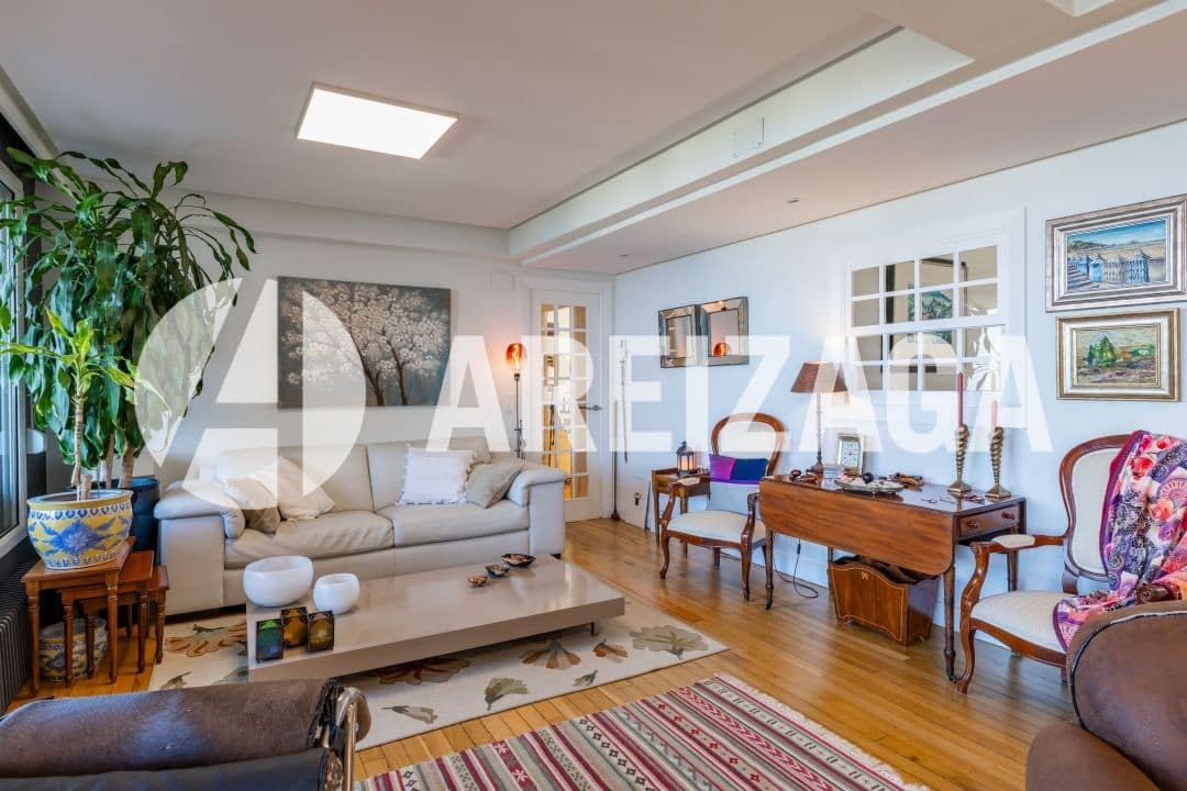 4 slaapkamer Flat te koop in Donostia-San Sebastian met zwembad - € 580.000 (Ref: 9348587)