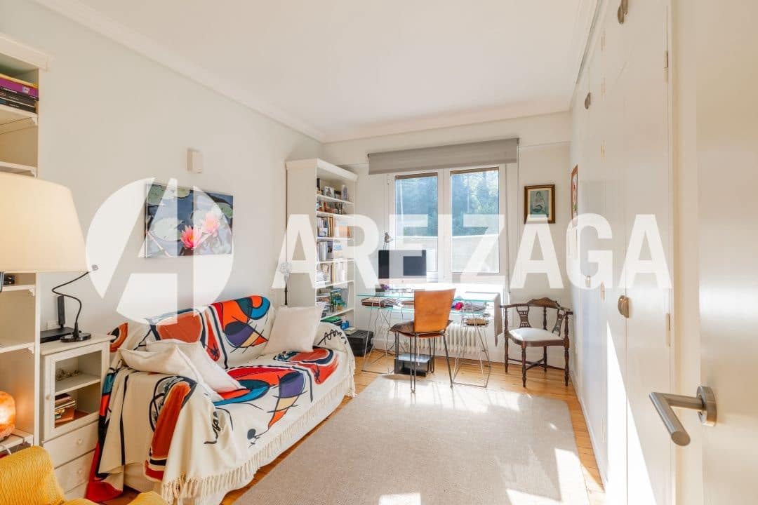 4 slaapkamer Flat te koop in Donostia-San Sebastian met zwembad - € 580.000 (Ref: 9348587)