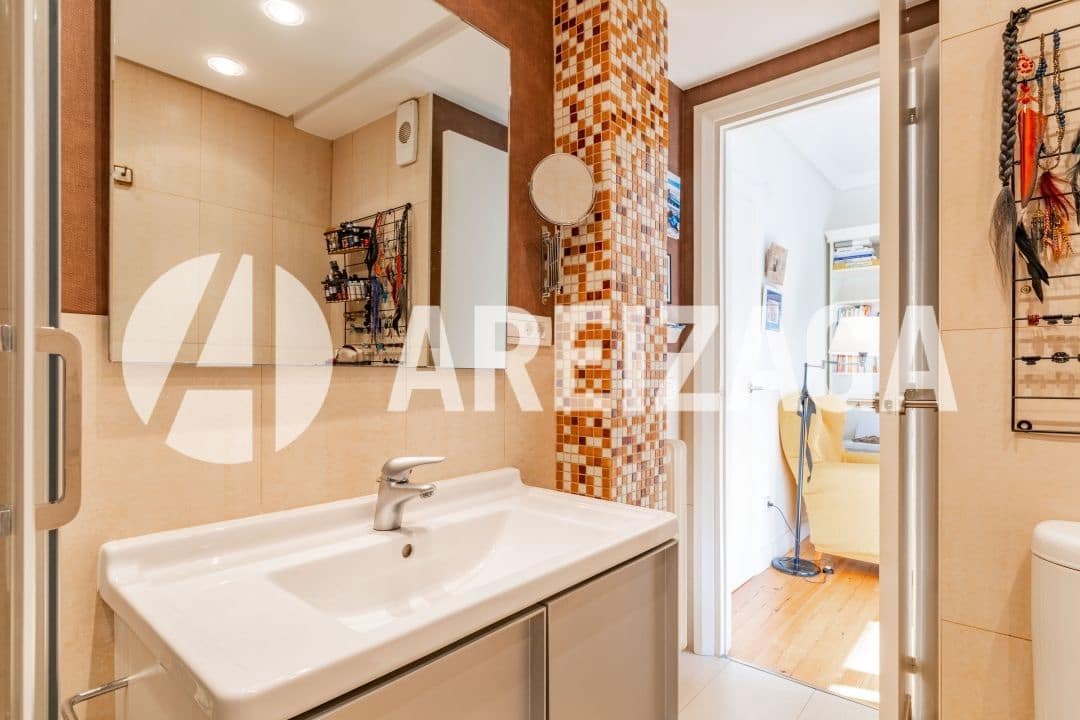 4 slaapkamer Flat te koop in Donostia-San Sebastian met zwembad - € 580.000 (Ref: 9348587)