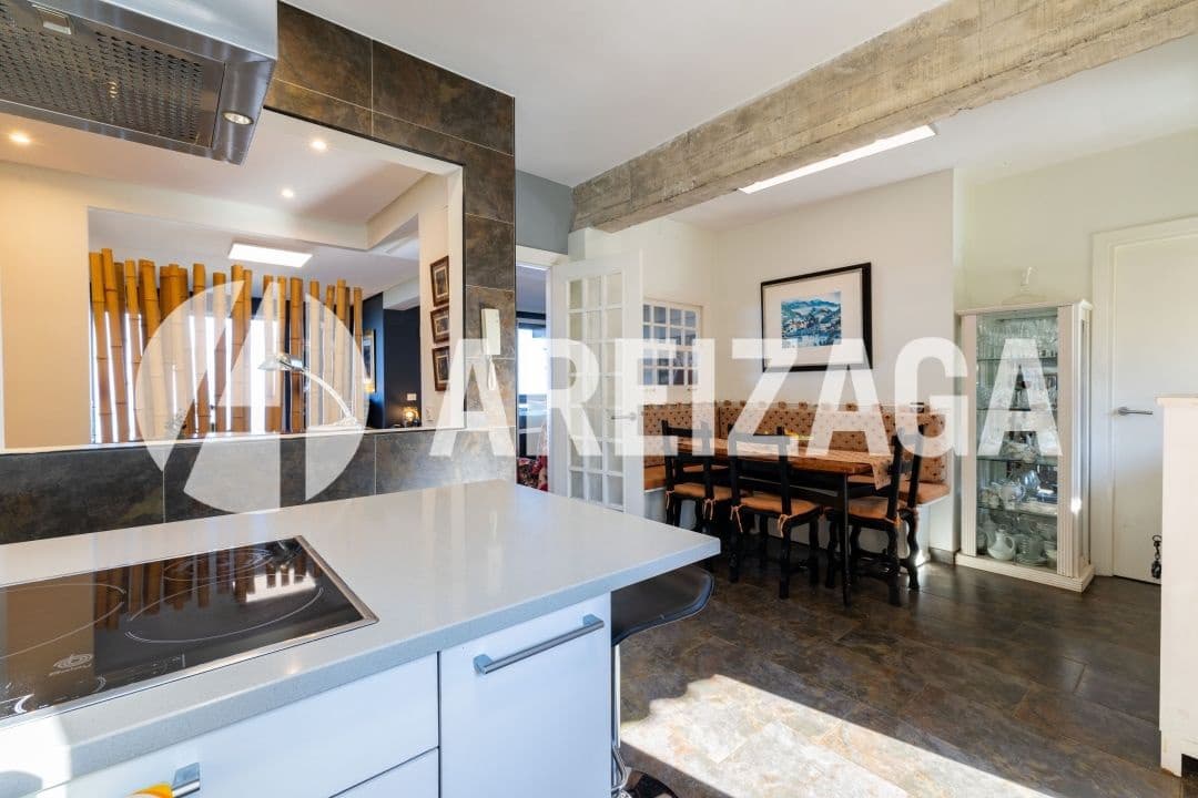 4 slaapkamer Flat te koop in Donostia-San Sebastian met zwembad - € 580.000 (Ref: 9348587)
