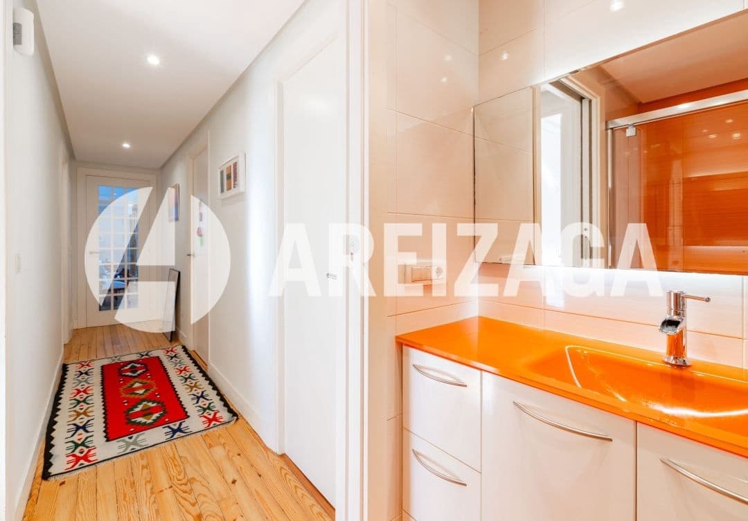 4 slaapkamer Flat te koop in Donostia-San Sebastian met zwembad - € 580.000 (Ref: 9348587)