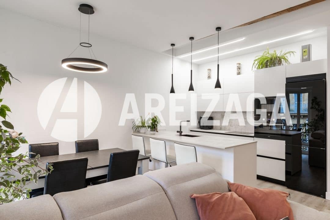 3 slaapkamer Flat te koop in Donostia-San Sebastian - € 795.000 (Ref: 9363355)