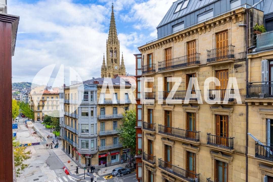 3 slaapkamer Flat te koop in Donostia-San Sebastian - € 795.000 (Ref: 9363355)