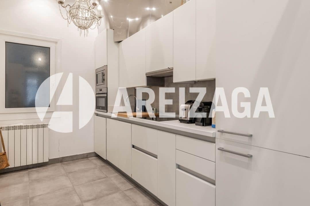 1 sovrum Lägenhet till salu i Donostia-San Sebastian - 675 000 € (Ref: 9395341)