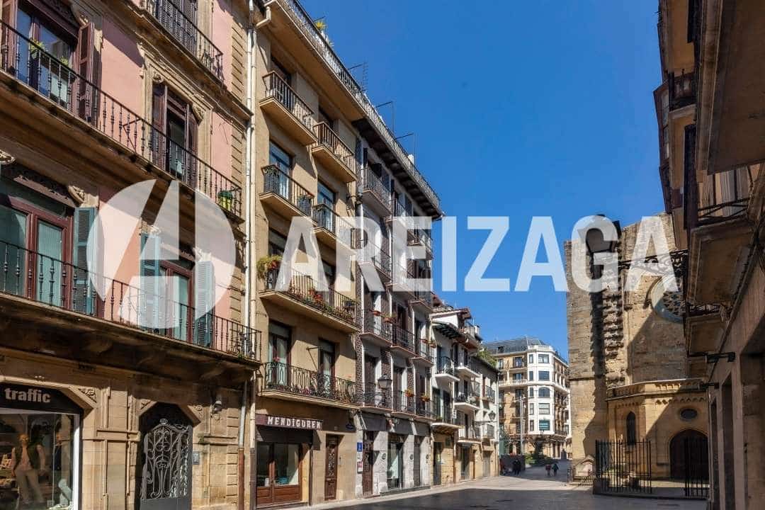 1 sovrum Lägenhet till salu i Donostia-San Sebastian - 675 000 € (Ref: 9395341)