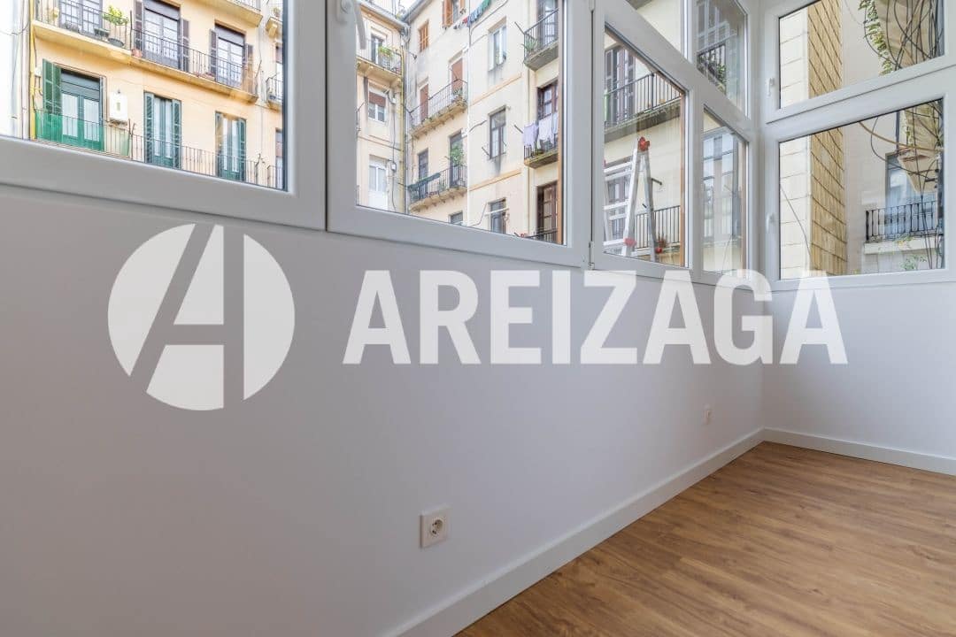 2 sovrum Lägenhet till salu i Donostia-San Sebastian - 675 000 € (Ref: 9400066)