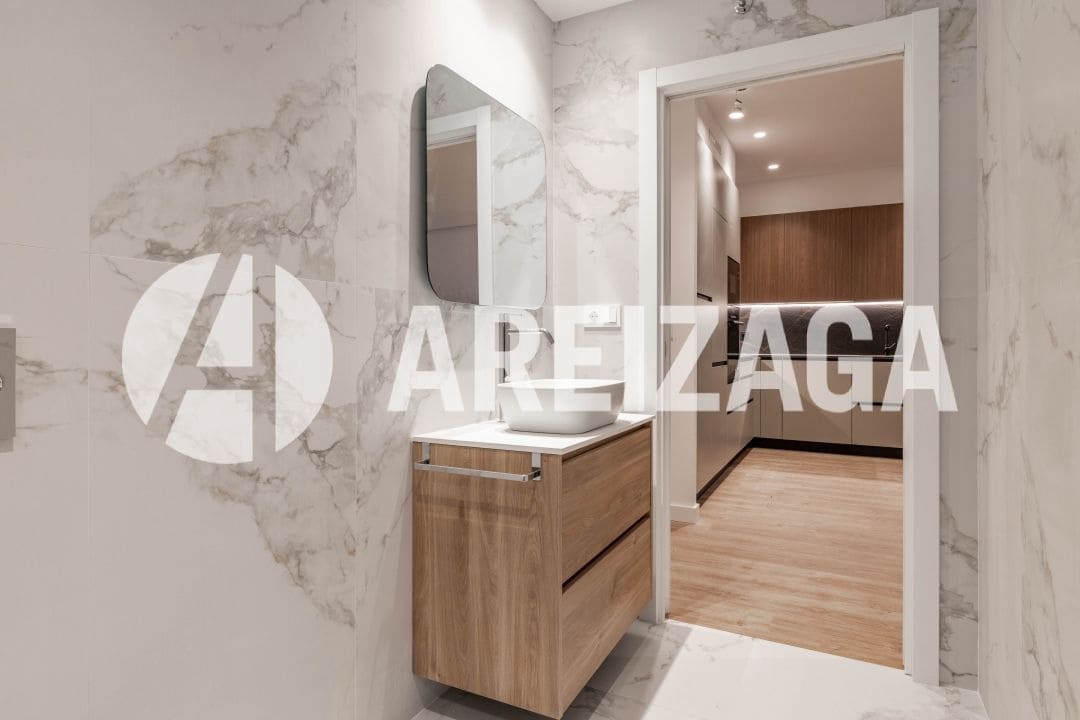 2 sovrum Lägenhet till salu i Donostia-San Sebastian - 675 000 € (Ref: 9400066)